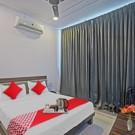 Hotel O Sky View Surat Luaran gambar
