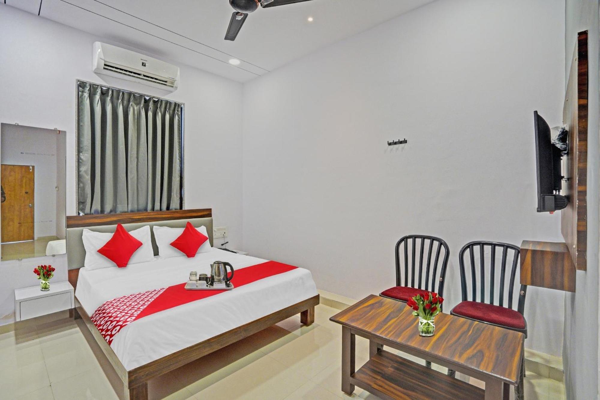 Hotel O Sky View Surat Luaran gambar