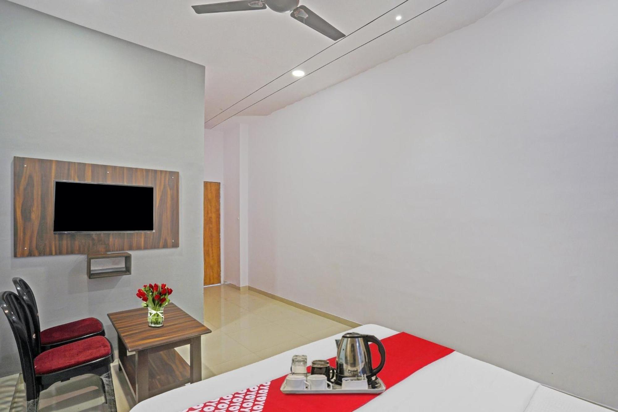 Hotel O Sky View Surat Luaran gambar