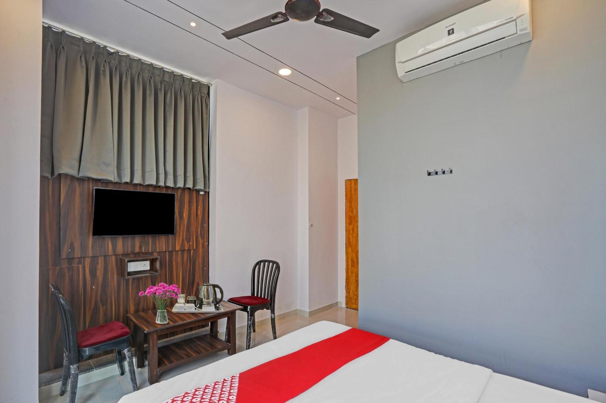 Hotel O Sky View Surat Luaran gambar